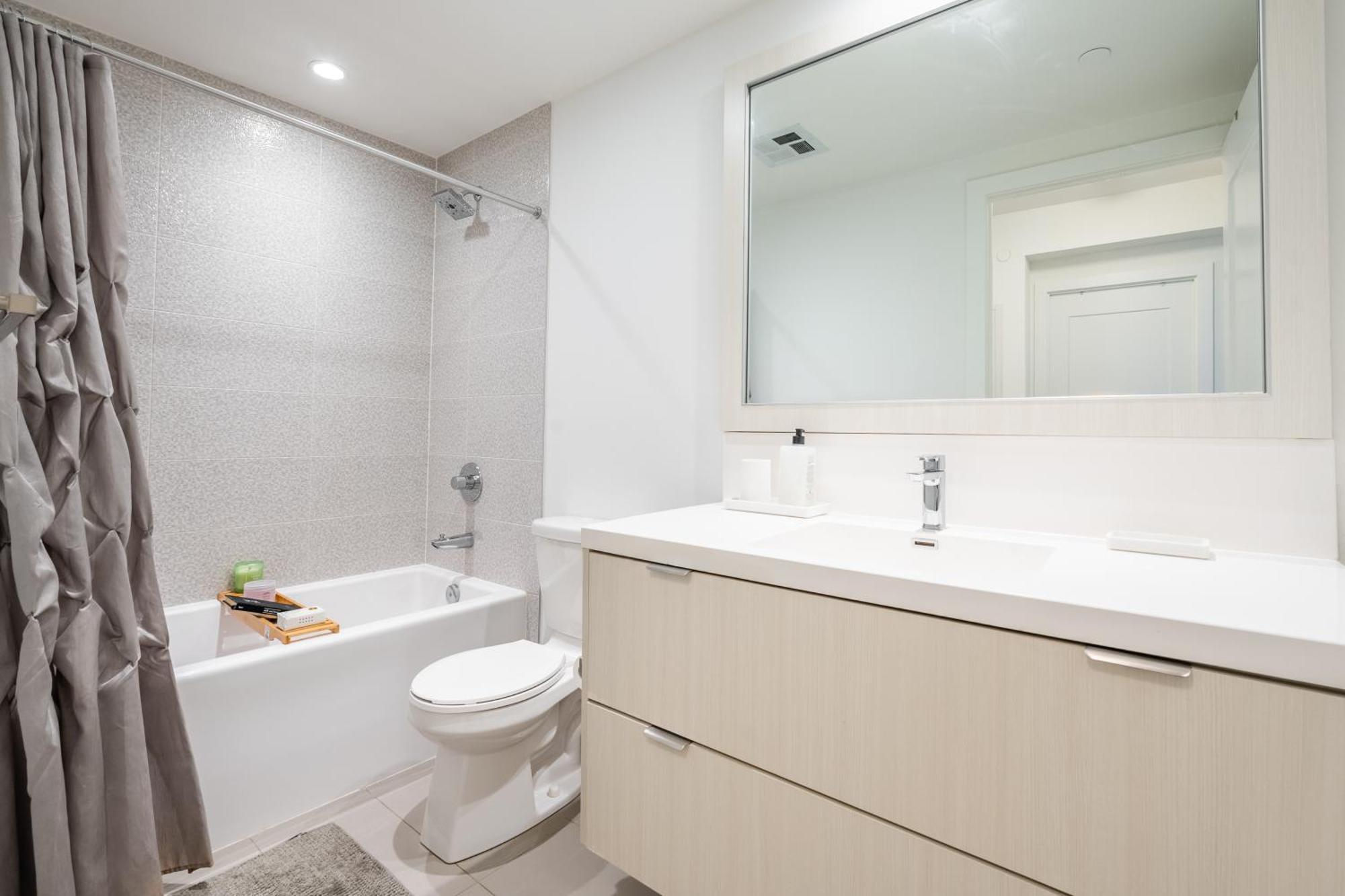Spacious Corner Apartment Downtown Toronto Exterior foto