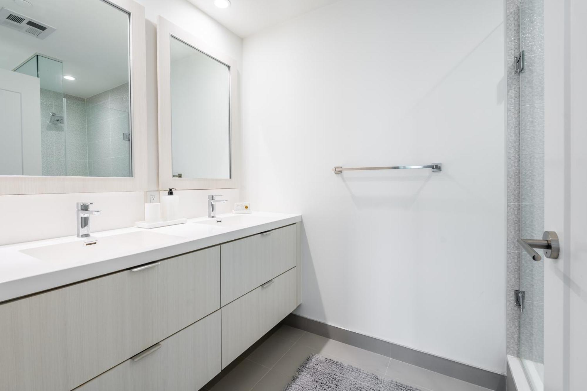 Spacious Corner Apartment Downtown Toronto Exterior foto
